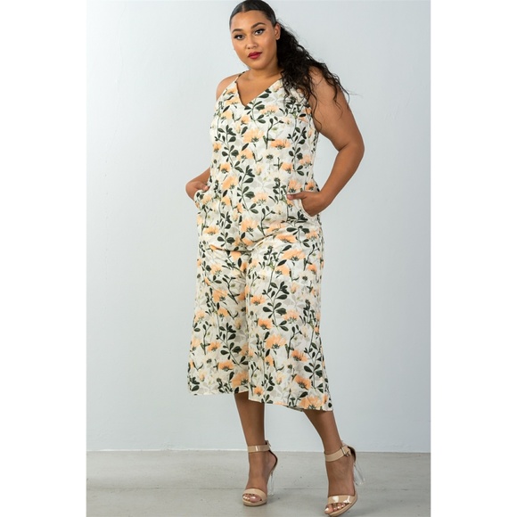 1x-3x PLUS SIZE YELLOW & FLORAL CAPRI JUMPSUIT - Picture 3 of 7